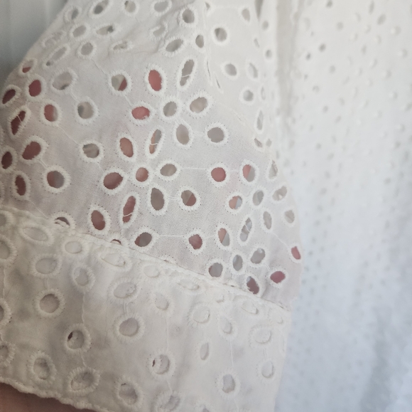 Liz Claiborne Eylet Blouse Size XL - Picture 4 of 4